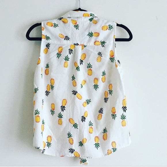 Pineapples please! NWTs Pineapple Sleeveless Tank - Picture 2 of 8